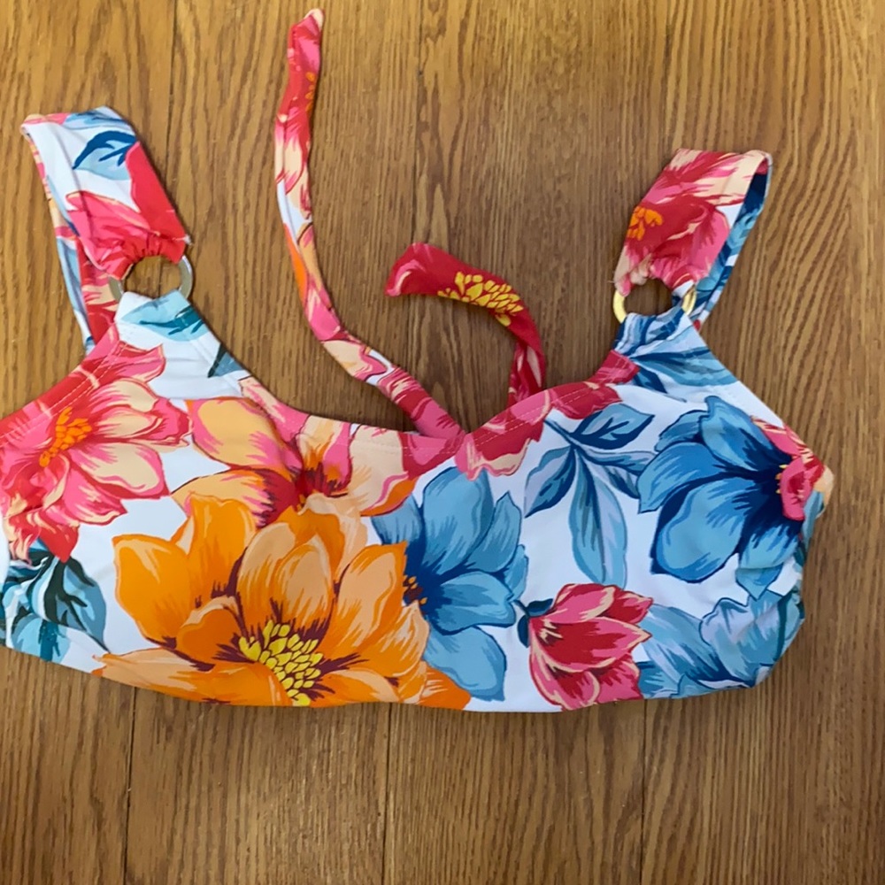 Floral swimsuit top